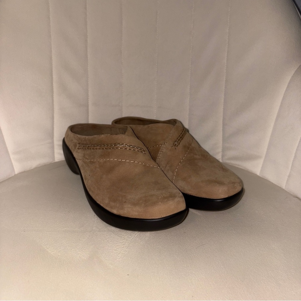 Women’s LLBean Tan Suede Slip-On Shoes